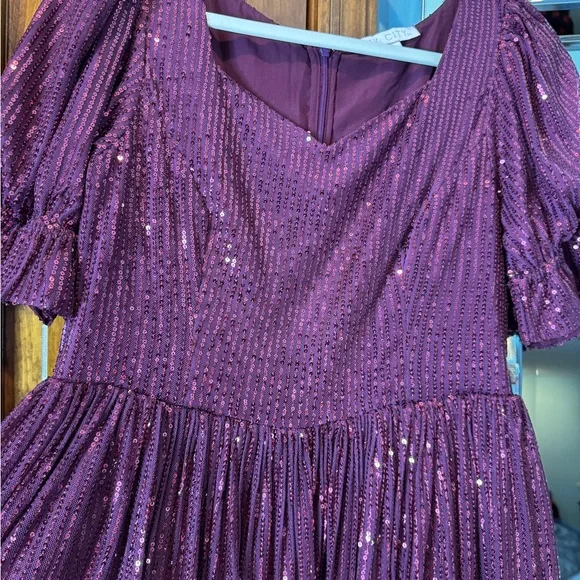 IVY City Clara Elegant Purple Sequin Dress - Picture 4 of 7